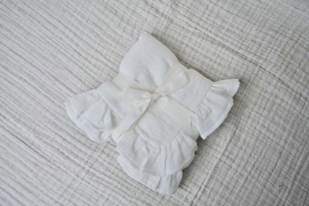 WHITE FRILL